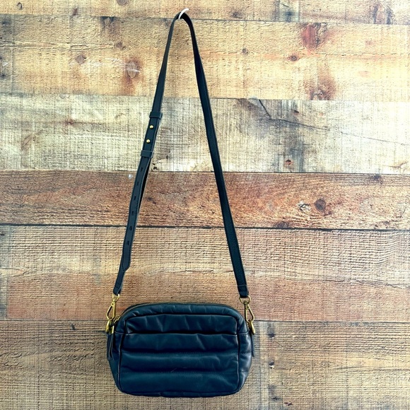 Madewell The Transport Leather Camera Bag: Puffy Edition - Picture 2 of 10